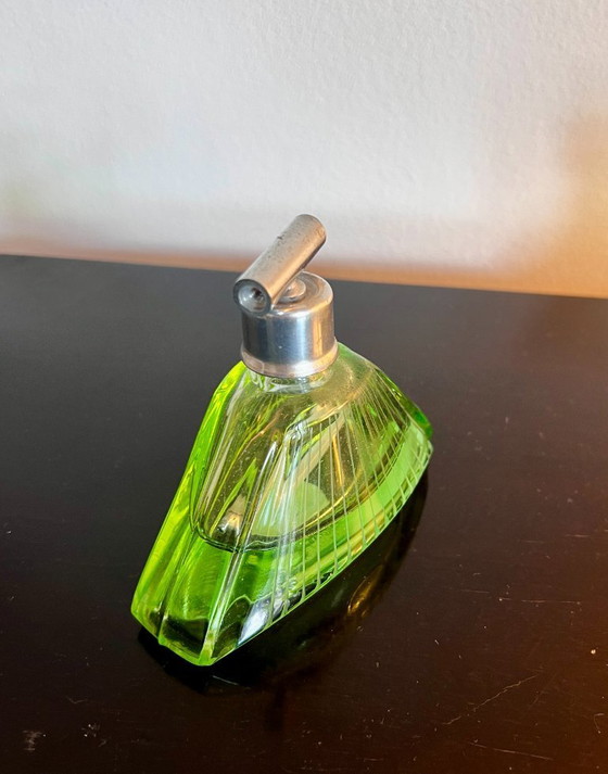 Image 1 of Ensemble de toilette Art Déco en verre à l'uranium de 4 pièces (vers 1930)