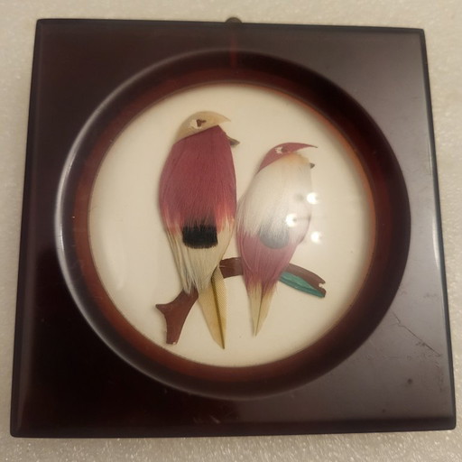 Cornice vintage in bachelite e veri uccelli piumati