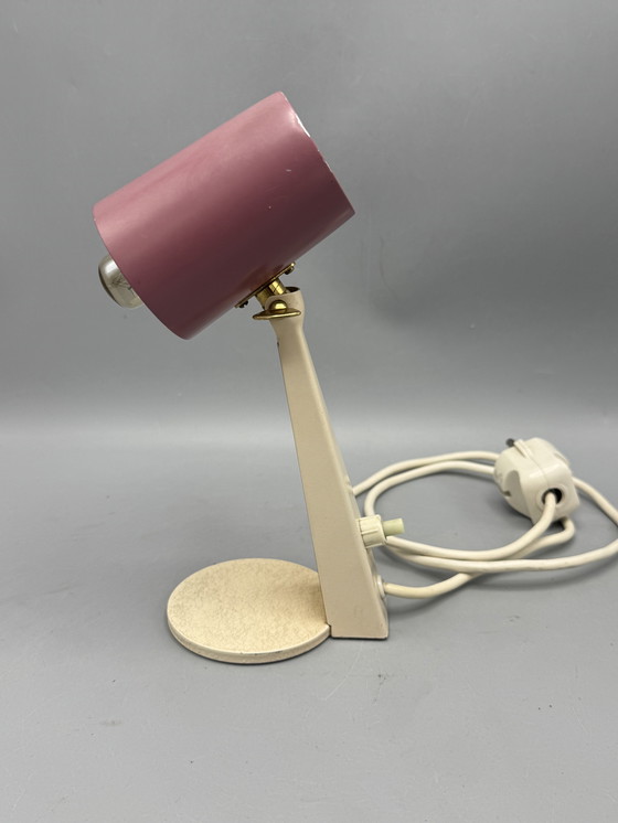 Image 1 of Lampe de table vintage avec abat-jour rose et bouton lumineux