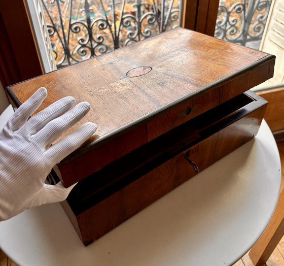 Image 1 of Große Holzkiste aus dem 19. Jahrhundert