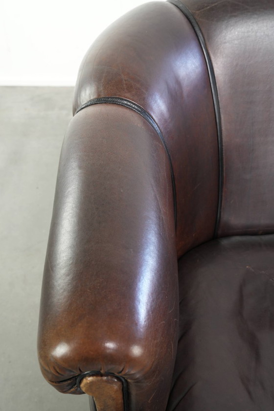 Prachtige set van een schapenleren bankstel samen met zijn bijpassende clubfauteuil met een luxe voorkomen (photo 7 of 22)