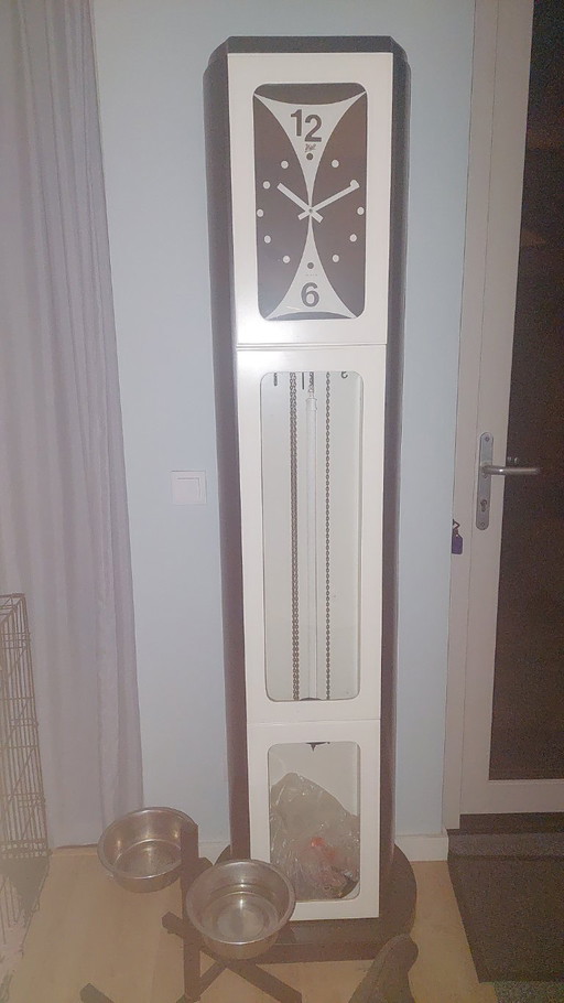 Pendule sur pied Wall, noir et blanc