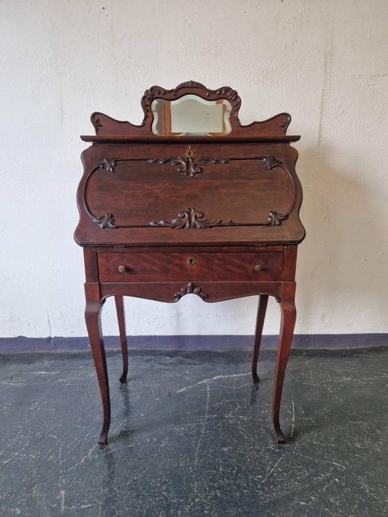 Image 1 of Escritorio de secretaria para damas Art Nouveau