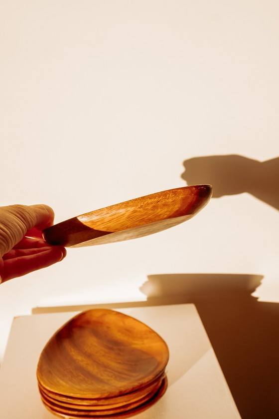 Image 1 of Assiettes à gâteaux vintage en bois, lot de 6