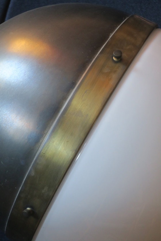 Image 1 of Grande lampada a sospensione Hicks in bronzo e vetro lattimo di Thomas O'Brien, USA