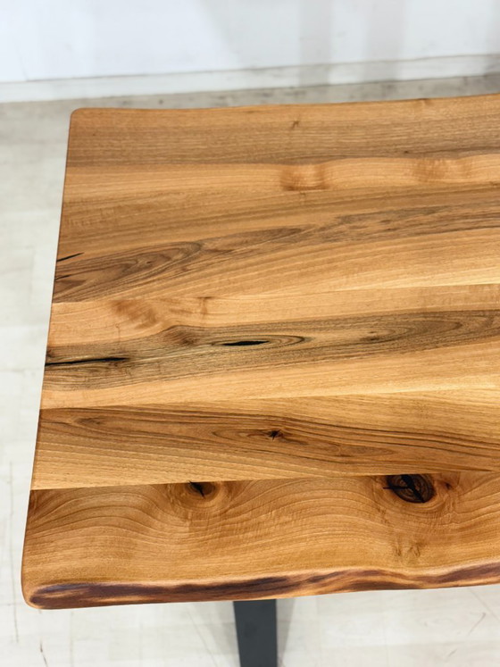 Image 1 of Massief houten eettafel van walnoothout / Tafel / Eettafel / Vergadertafel / Woonkamertafel / 180 cm breed