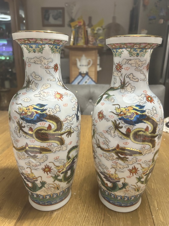 Image 1 of 2 modern 32 centimeter Chinese dragon vases 