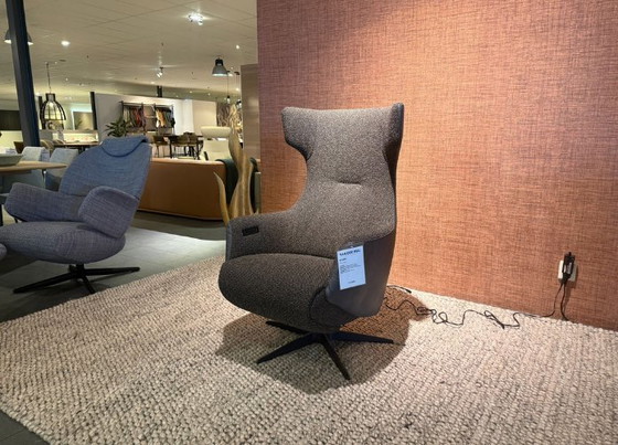 Image 1 of Nova 1005