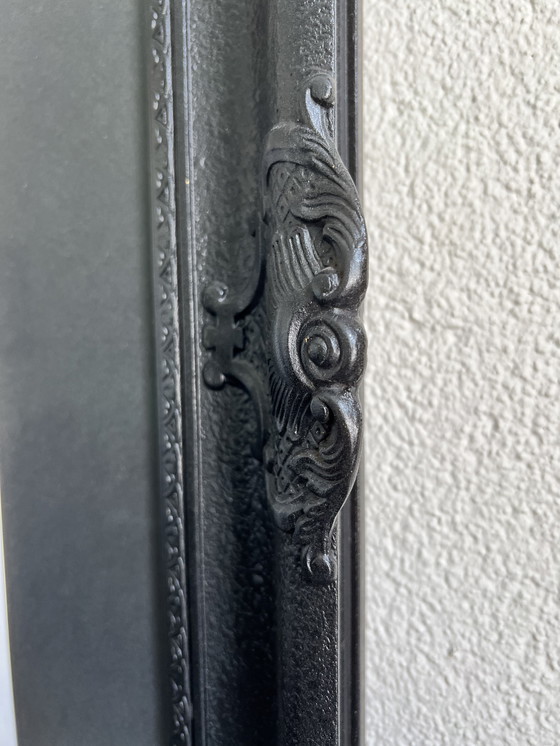 Image 1 of Retrato de dama negra en marco de pasador