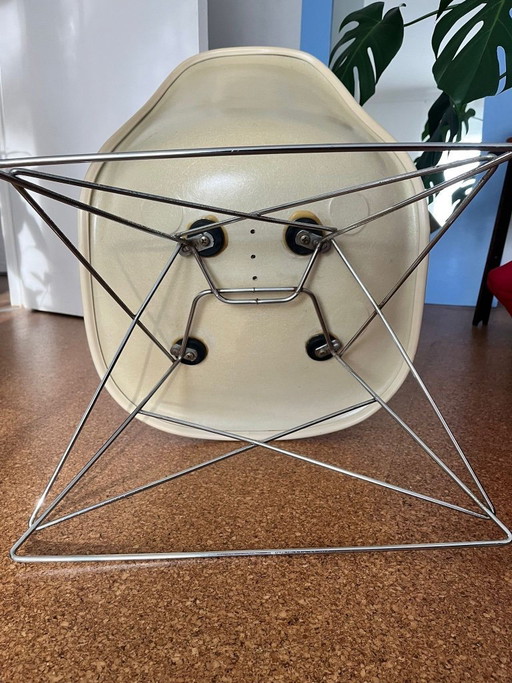 Sedia Eames LSR, fibra di vetro, Cats Cradle, Herman Miller/Vitra
