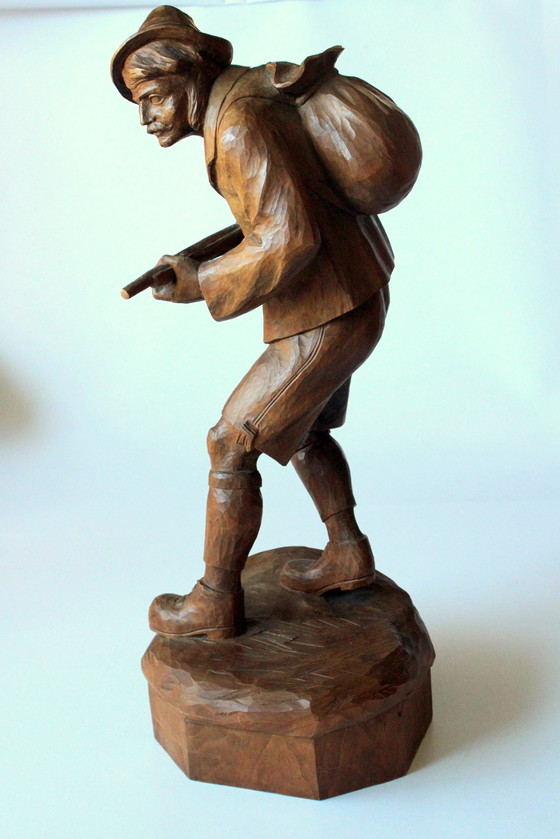Image 1 of Grande sculpture en bois de chasseur/braconnier - Superbe décoration pour salle de chasse des années 30
