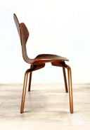 Arne Jacobson per Fritz Hansen - Sedia Grand Prix FH 4130