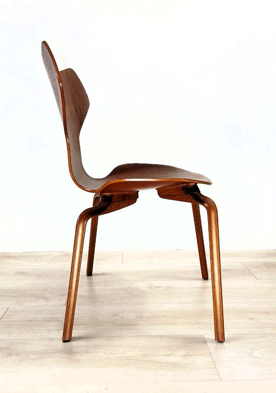 Image 1 of Arne Jacobson for Fritz Hansen - Grand Prix Chair FH 4130