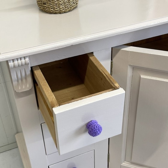 Image 1 of Cómoda sólida Restyle arena y pomos HK living