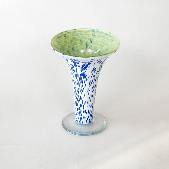 Image 1 of Vase Chalice modèle avec points bleus 1989