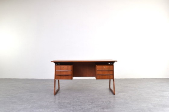 Image 1 of Scrivania esecutiva Mid-Century in teak di Svend Åge Madsen per H.P. Hansen, anni '60