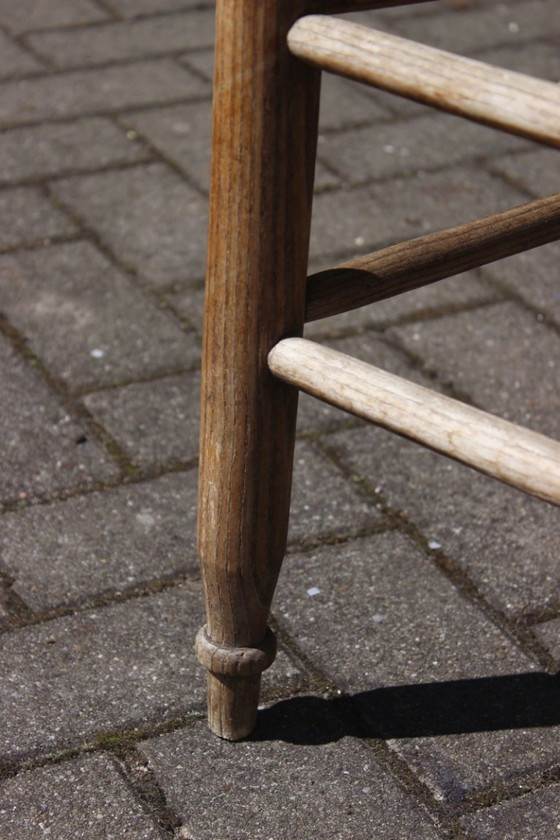 Image 1 of Handwerklich gefertigter Bauernhofstuhl primitives Design Ende 19.