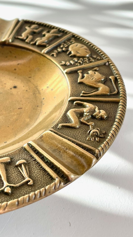 Image 1 of Posacenere vintage in bronzo con segno zodiacale