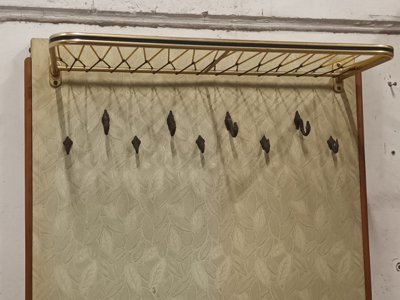 Garde-robe des années 1950 – Étagères murales, Textile, Metal (photo 2 of 13)