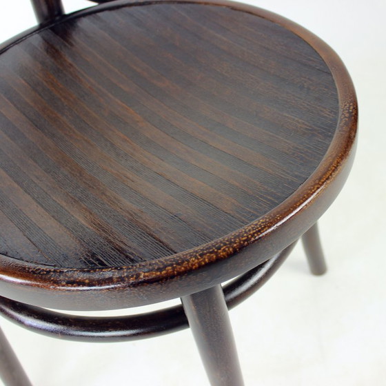 Bentwood Chair by Thonet, Czechoslovakia 1940s – Dining chairs, Klassiek (photo 9 of 15)