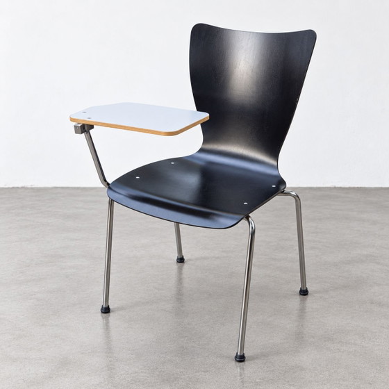 Brunner Fox 1360 di Roland Schmidt – Sedia di design nera con tavoletta di scrittura ST30 (photo 2 of 9)