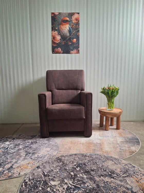 Image 1 of Luxurious leather armchair, new