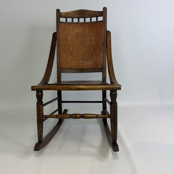 Antique Edwardian ‘pressed back’ rocking chair – Wood (photo 4 of 14)