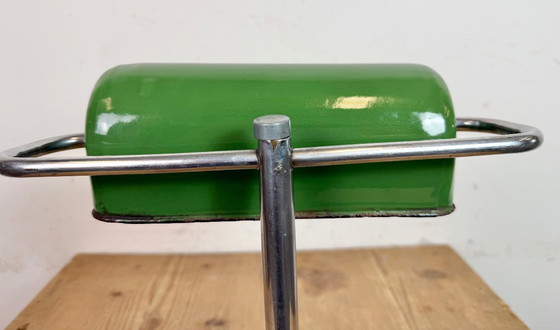 Image 1 of Vintage groene emaille bankierslamp, jaren 1950