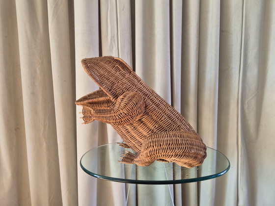 Image 1 of grenouille vintage en osier marron