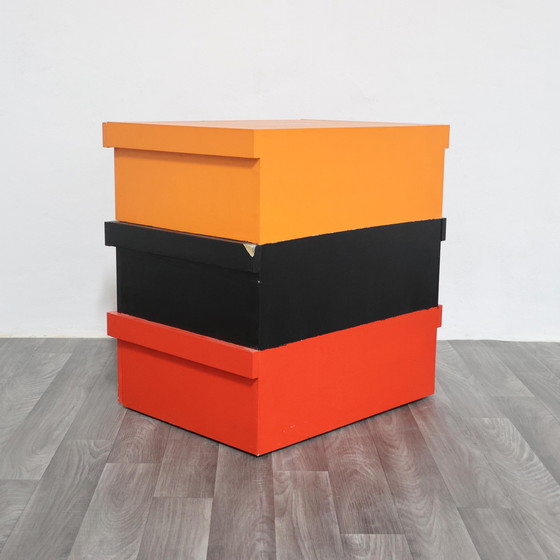 Image 1 of Scarpiera Sneakers A Forma Di Scatole Design Anni 2000