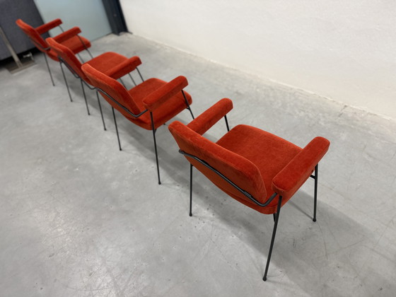Image 1 of 4 Artifort Moulin Eetkamerstoelen Rood Lucir Stof