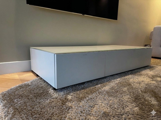 Image 1 of Mobile TV, elegante mobile TV Pass di Molteni & C – Finitura minimalista e di alta qualità