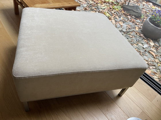 Pouf o panca moderna, beige, con gambe in acciaio, Sedie da camera, Tessile, rvs, Crema (foto 5 di 8)