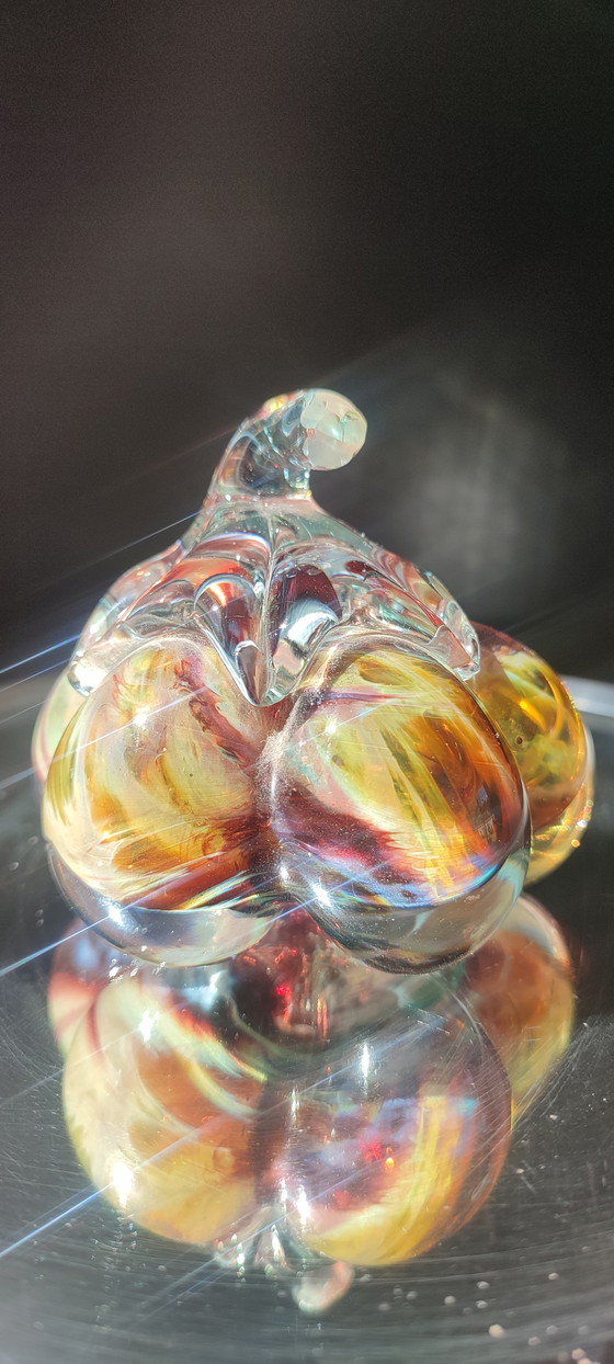 Image 1 of Pompoen van geblazen glas, gesigneerd door Loup Guittet.