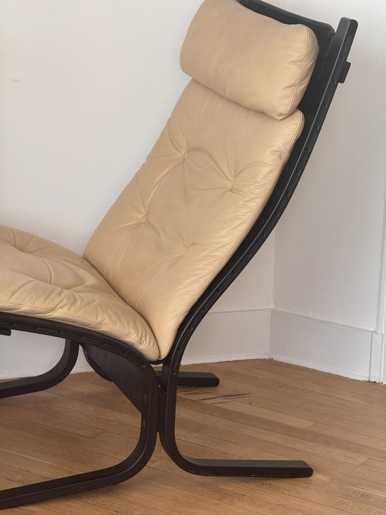 Sillón Siesta: Ingmar Relling para Westnofa, Noruega, 1965. – Sillones, Leather, Wood (photo 3 of 10)