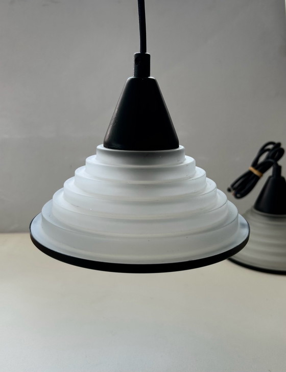 Memphis Pendelleuchten aus Mattglas, Kunststoff, Schwarz (Foto 6 von 6)