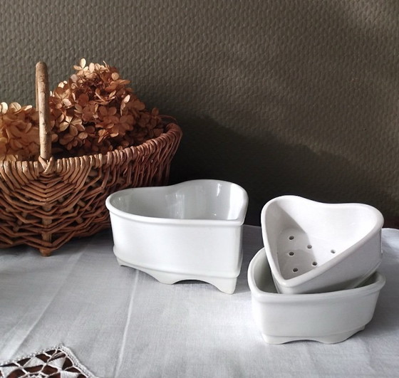 Image 1 of Set di 3 stampi per formaggio vintage a forma di cuore