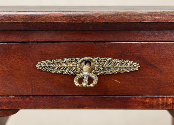 Flacher Schreibtisch im Empire-Stil aus Mahagoni – Leder, Holz (photo 3 of 9)