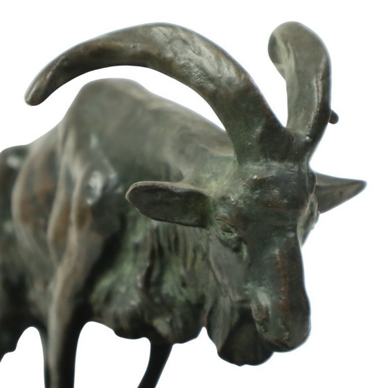 Image 1 of Statue antique en bronze d'un bouc et d'un bélier
