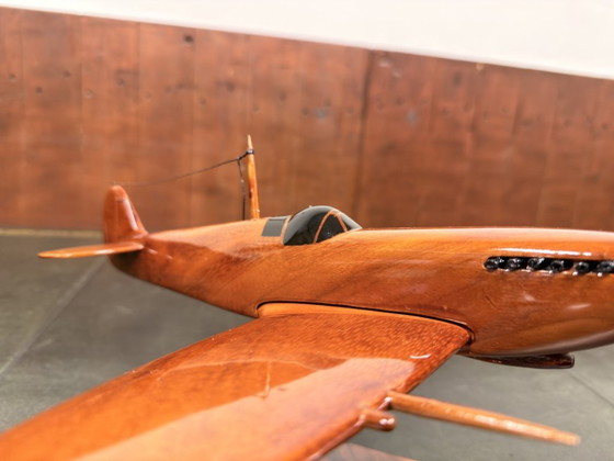 Avion miniature Spitfire en acajou anglais – Objets déco, Bois (photo 9 of 11)
