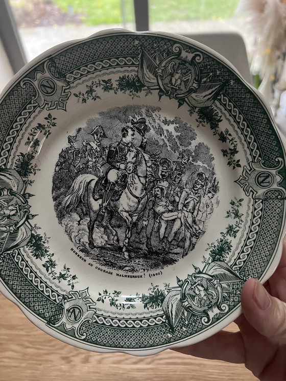 Image 1 of Set aus französischem Sarreguemines-Transfergeschirr und napoleonischen Tafeln.