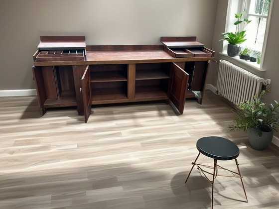 Image 1 of Credenza in noce disegnata da Silvio Coppola per Bernini, 1960–1970, esprime l'artigianato italiano del periodo