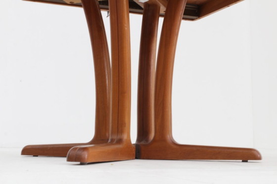 Image 1 of Vintage Dyrlund Deense ronde uitschuifbare eettafel massief teak 