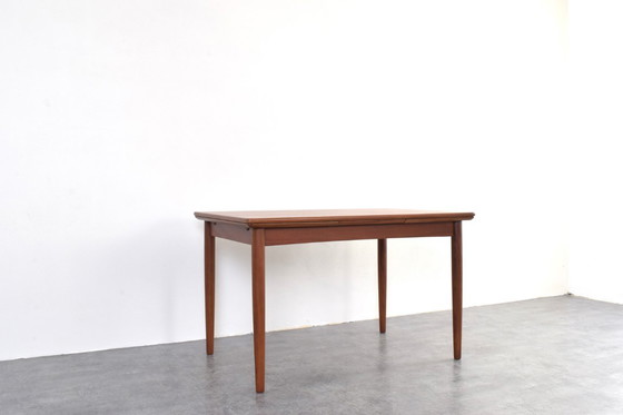 Image 1 of Table de salle à manger extensible en teck danois, style milieu du XXe siècle, années 1960.