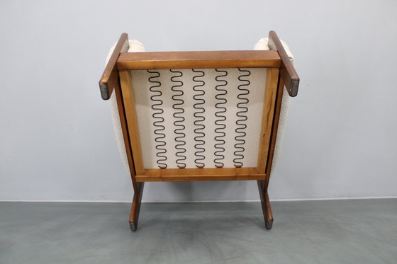 Image 1 of Poltrona Bouclé restaurata di metà secolo, Cecoslovacchia, anni '70