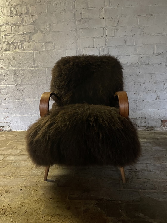 Image 1 of Cocktail lounge upholstered in Icelandic sheepskin