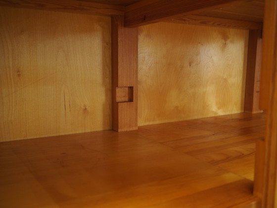 Image 1 of Vitrine en pin, design danois, années 1980, production : Danemark