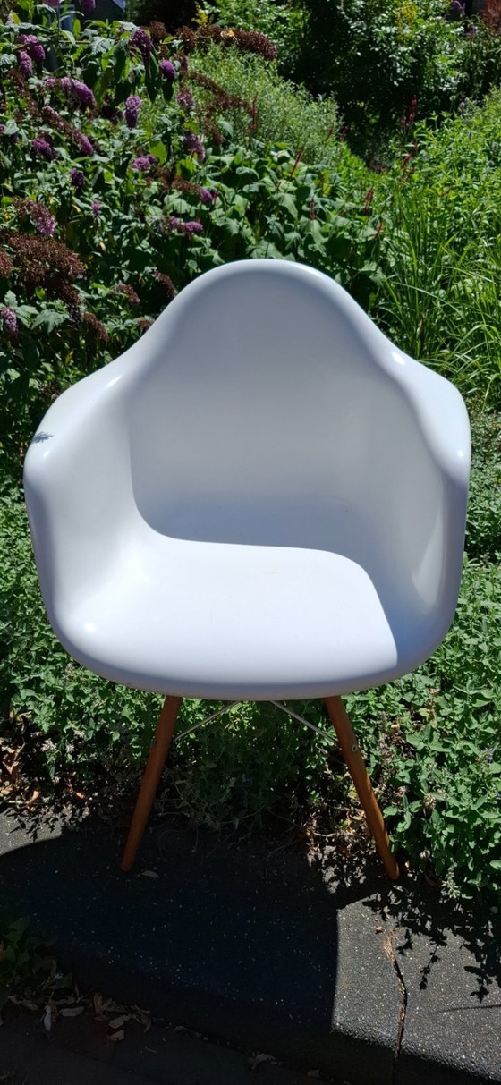 Image 1 of Original Vintage Eames Fiberglass Armchair (DAW) Tess-Co NY