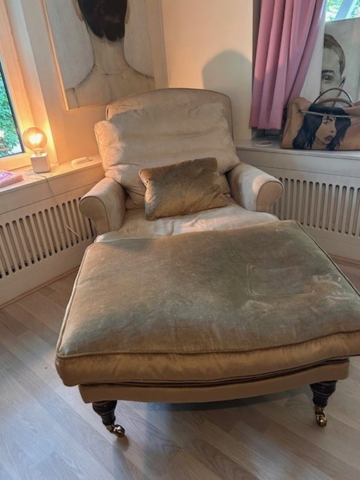 Samt-Sessel mit Ottomane - zartes Altrosa - zeitloser Komfort & Stil