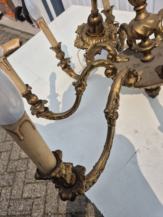Image 1 of Prachtige gedecoreerde nederlandse massieve  bronzen kroonluchter 